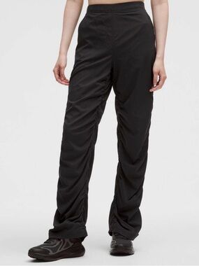 Lululemon Dance Studio Slim-Fit High-Rise Flared Pant Black Size Small / 6 32”